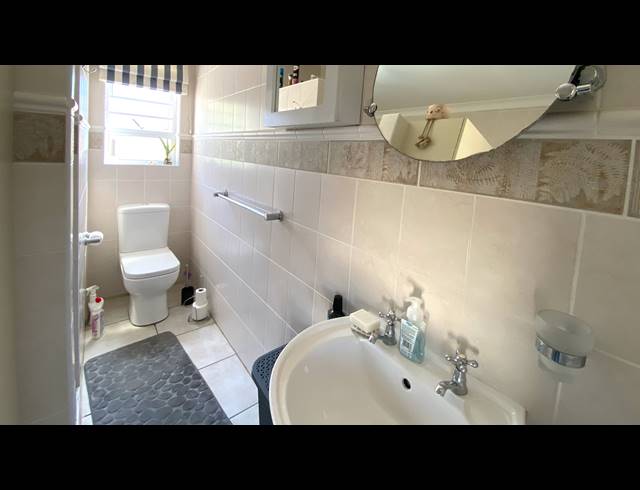 3 BEDROOM HOUSE FOR SALE IN PORT OWEN